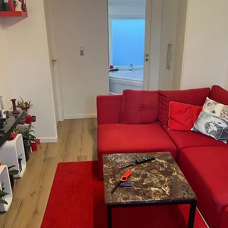 Апартаменты Small House 5 Minutes To The Sea