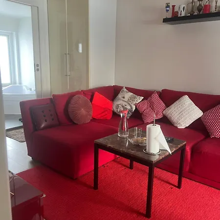 Апартаменты Small House 5 Minutes To The Sea