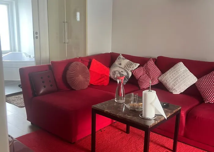 Апартаменты Small House 5 Minutes To The Sea