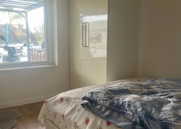 Small House 5 Minutes To The Sea Апартаменты *